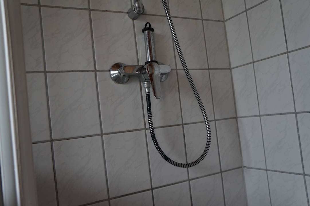 Alte verdreckte Dusche Ferienpark Mirow - Ferienhaus Möwe