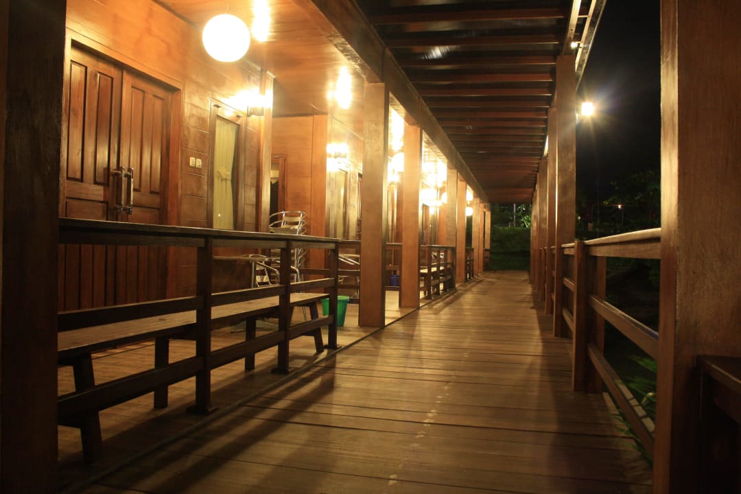 Terrace malam Puri Ansell