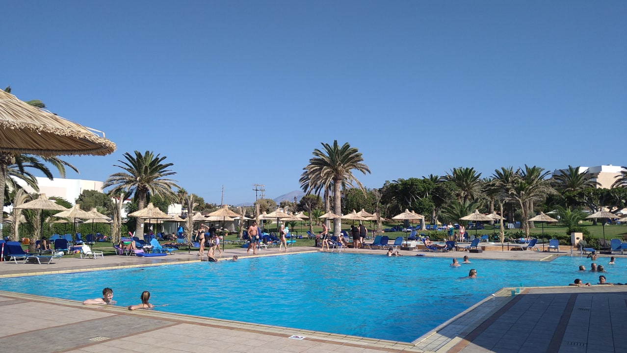 Pool Anissa Beach & Village