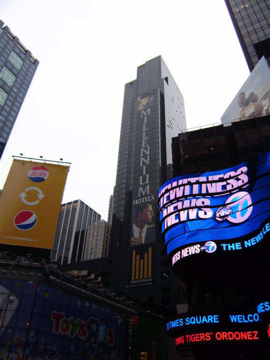 Blick auf das Hotel Millennium Broadway Square New York