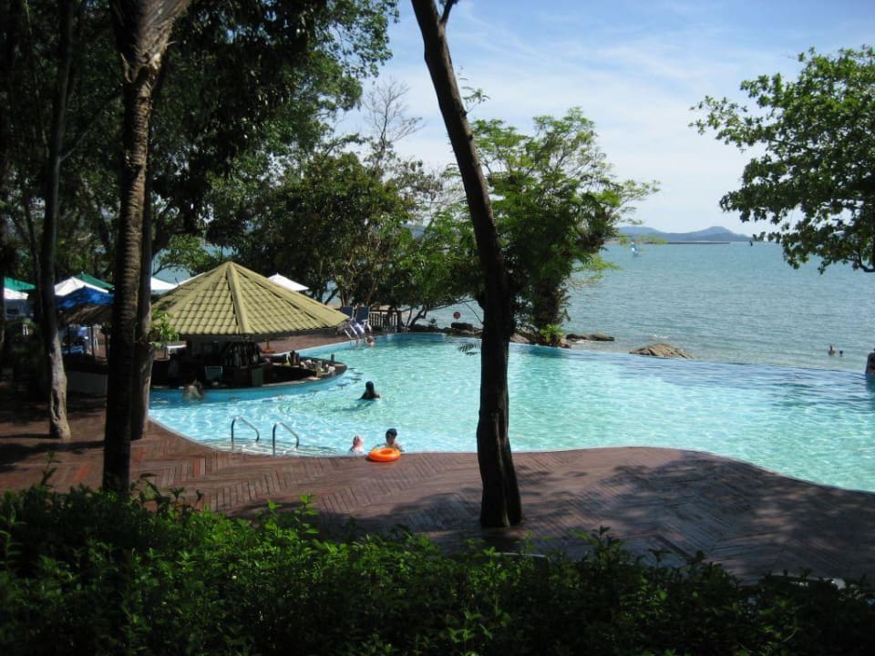 Blick auf den Pool Hotel Sheraton Langkawi Beach Resort