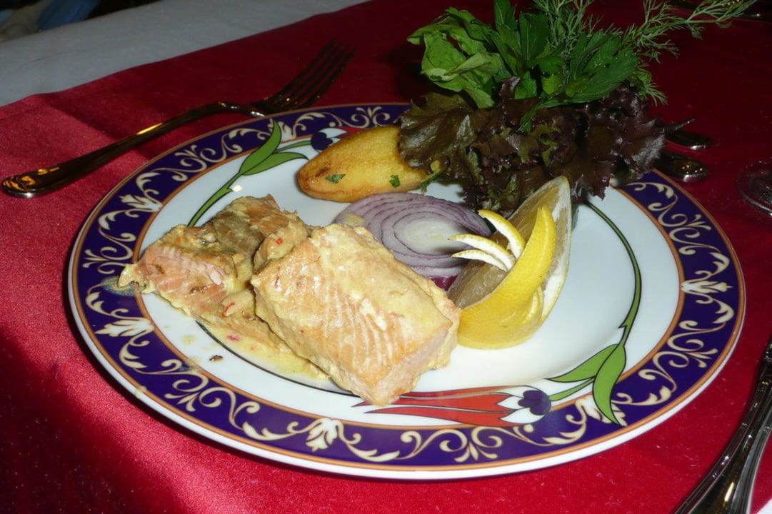 Lachs im Fischrestaurant Seamelia Beach Resort
