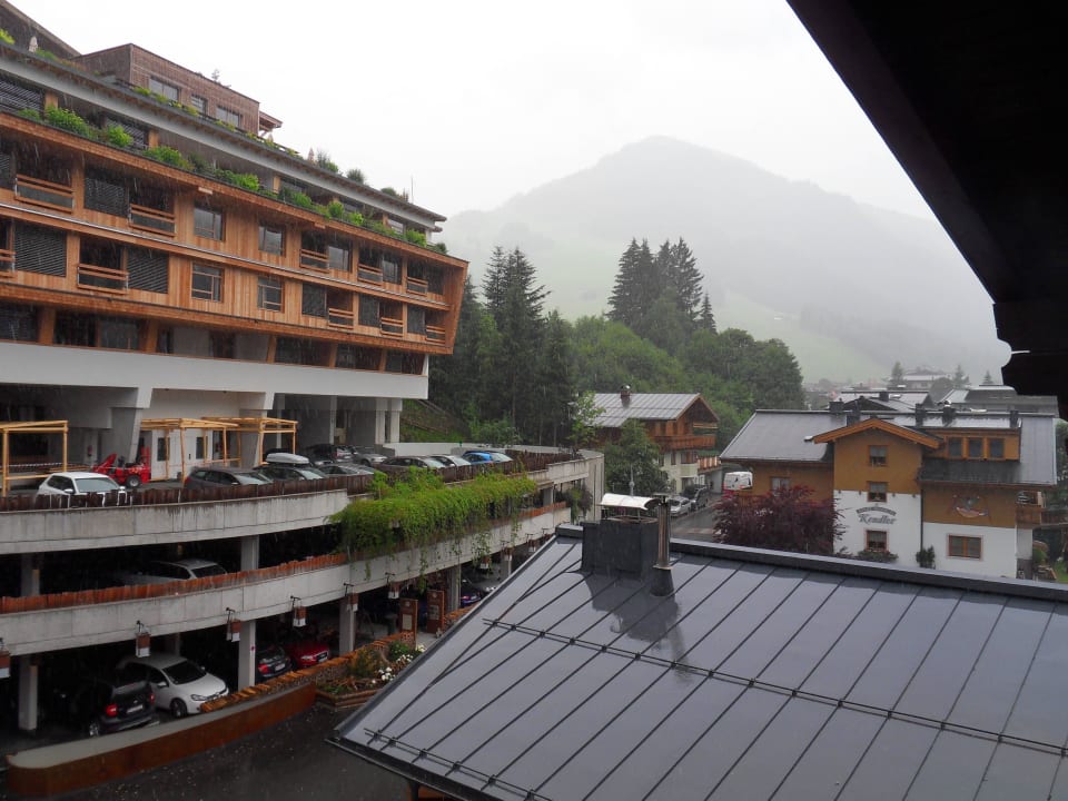 Výhled z okna Hotel Reisinger