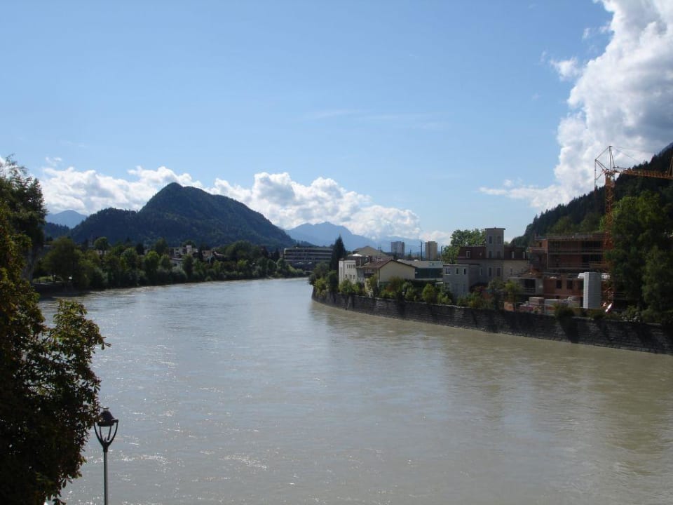 Blick vom Innblick-Zimmer Boutique Hotel im Auracher Löchl