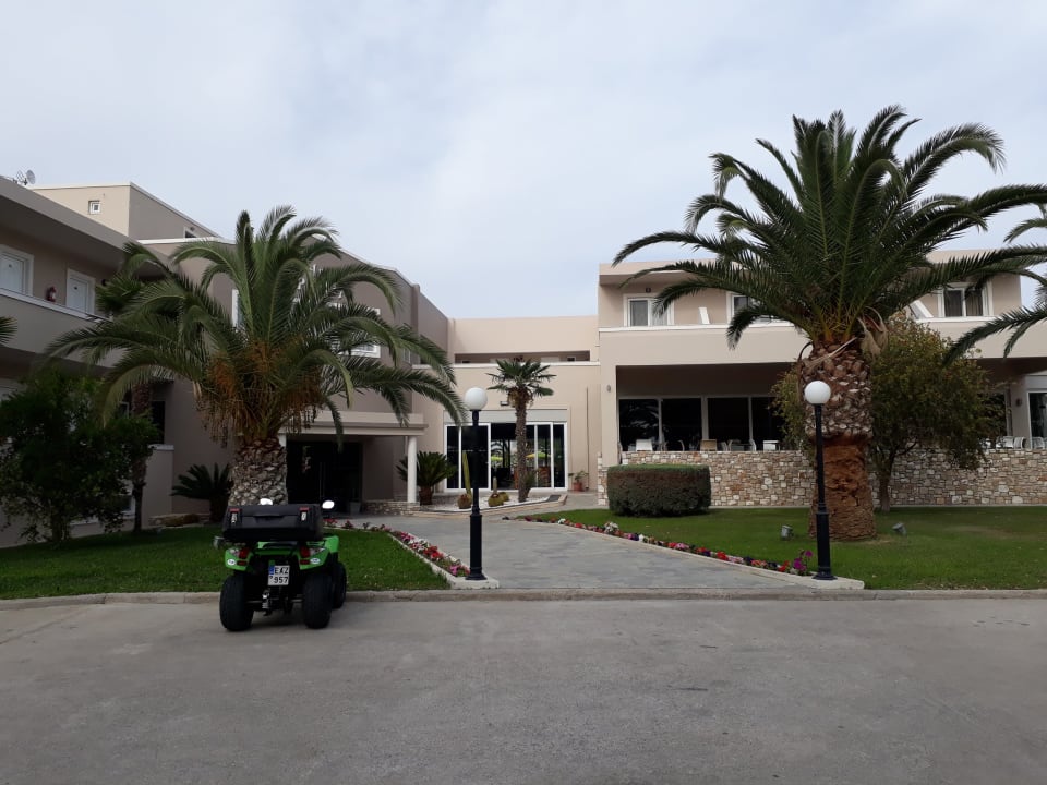 Außenansicht Hotel Esperia