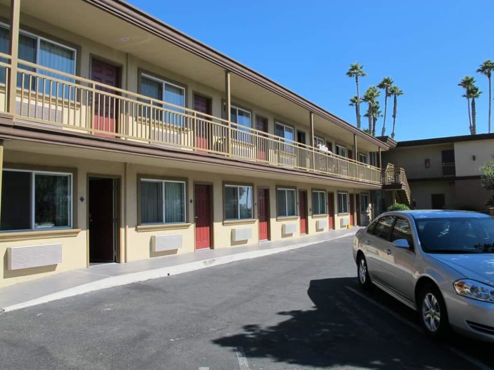 Blick auf die Zimmer im EG und 1. Stock Hotel Coastview Inn Santa Cruz