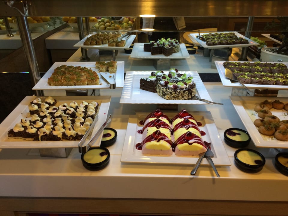 Buffet täglich was anderes Ramada Plaza by Wyndham Antalya