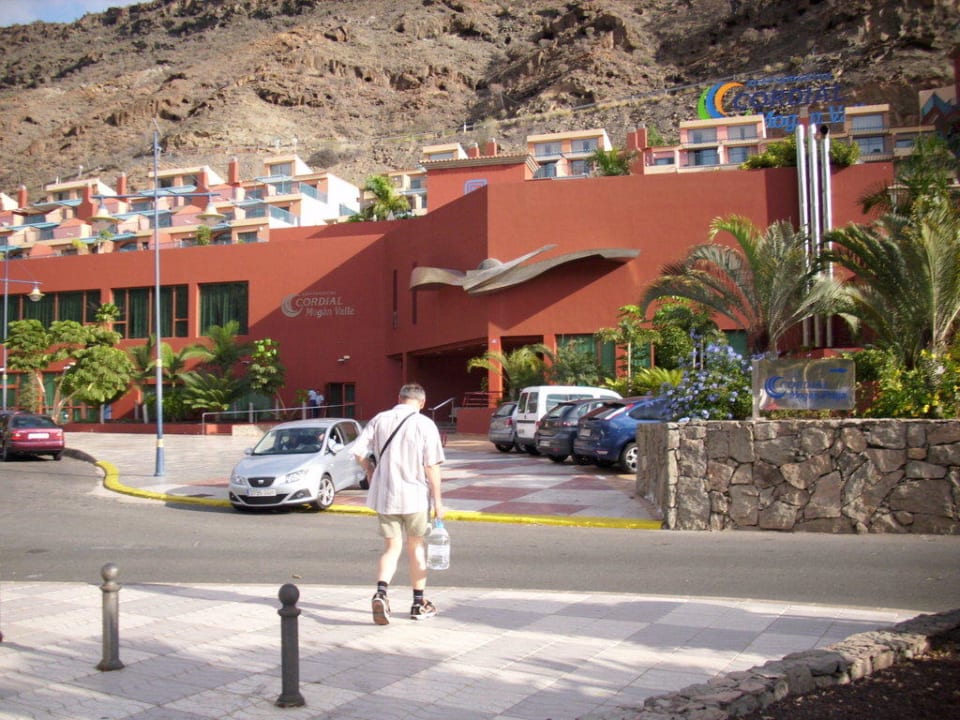 Blick auf den Hotel-Eingang Apartamentos Cordial Mogán Valle