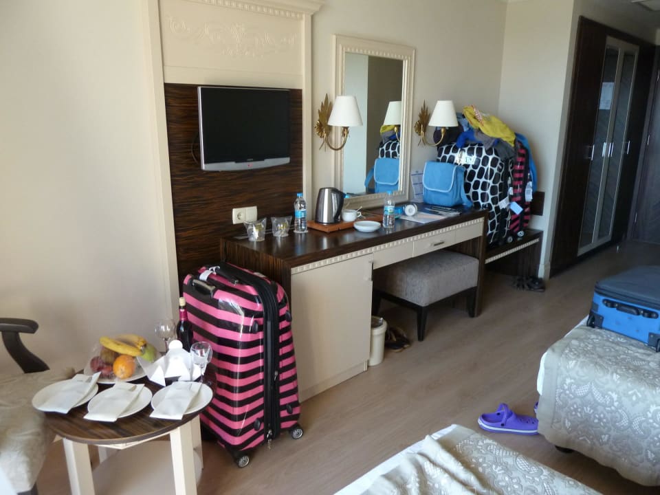 Elternschlafzimmer mit Kühlschrank Aydinbey Kings Palace & Spa