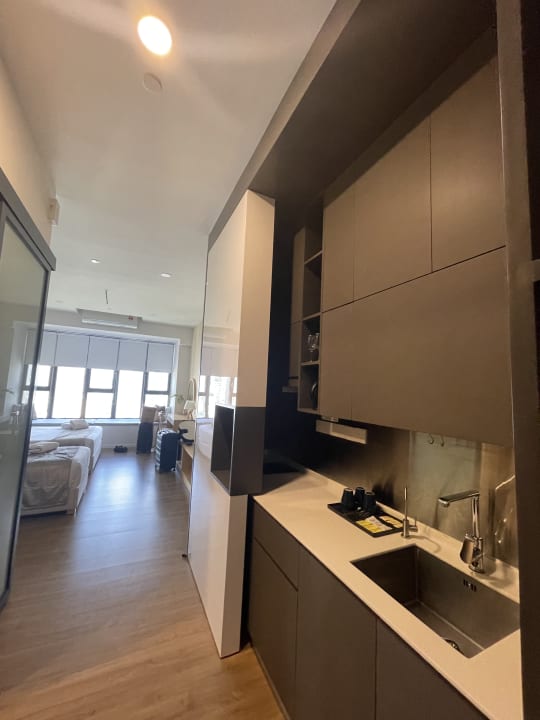 Zimmer Ceylonz Suites by MyKey Global