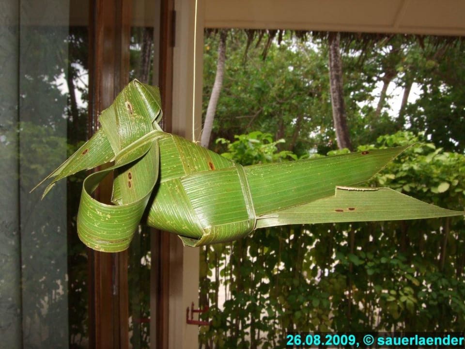 Vogel aus Blättern vom Roomboy Vilamendhoo Island Resort & Spa