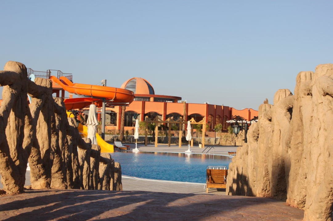 Poolansicht Three Corners Happy Life Beach Resort