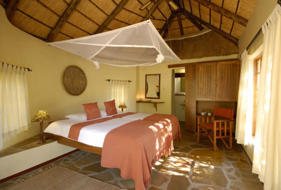 Ein Blick in eines unserer Bungalows Hotel Etosha Aoba Lodge