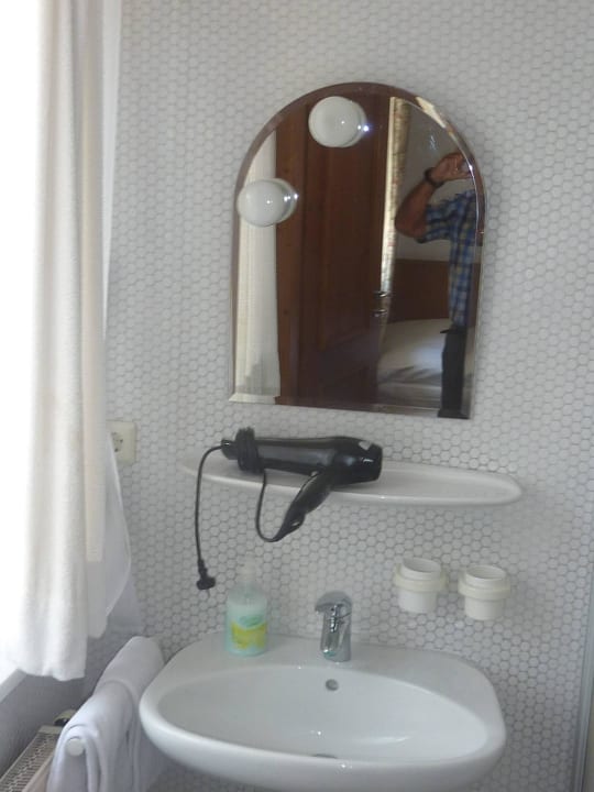 Bad, Sanitärbereich Fränkischer Hotelgasthof Zur Stadt Mainz