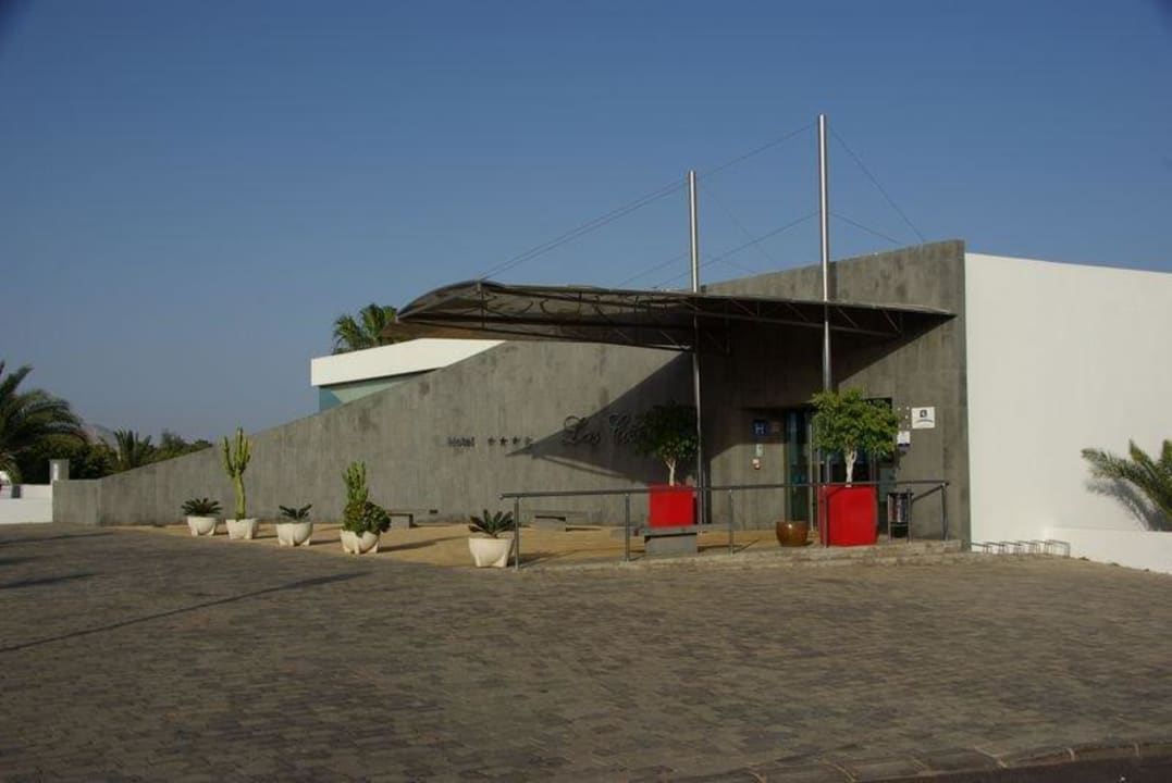 Eingang von der Straße her Hotel Las Costas