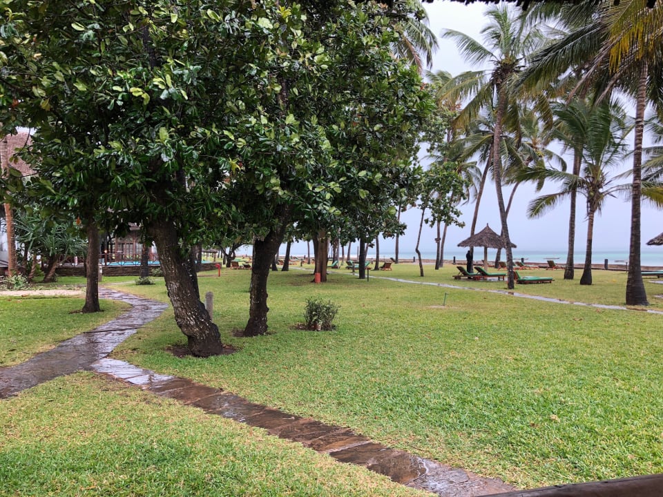 Gartenanlage Neptune Village Beach Resort & Spa