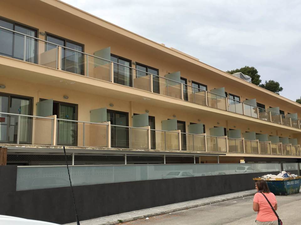 Neuer Außenbereich Flacalco Hotel & Apartments