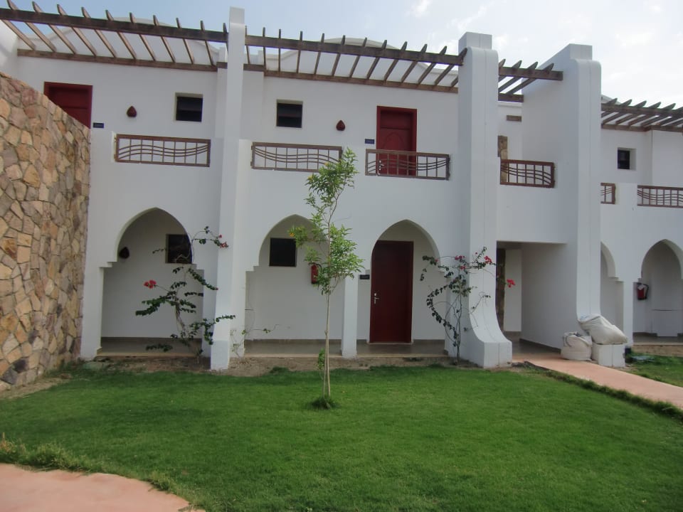 Eingang zu den Zimmern Hotel Gorgonia Beach Resort