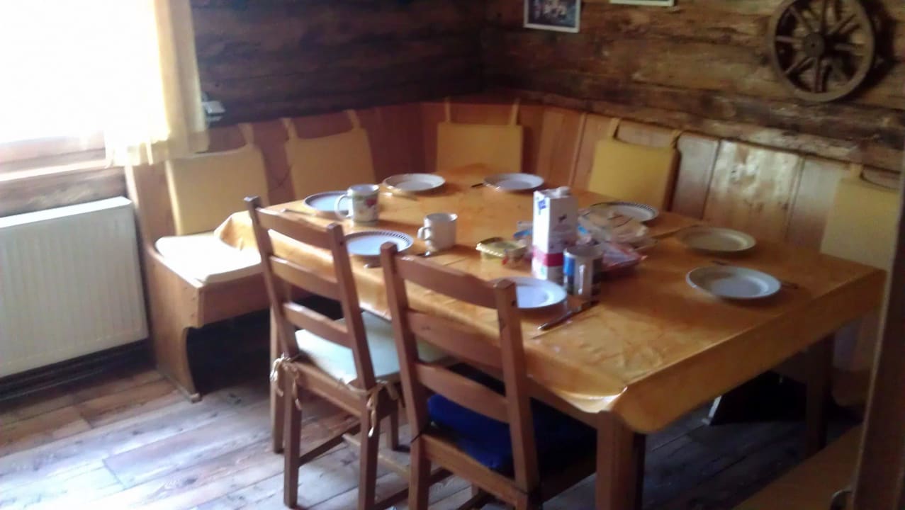 Esszimmer Tisch 1 Ferienwohnungen Altes Forsthaus Fischbach