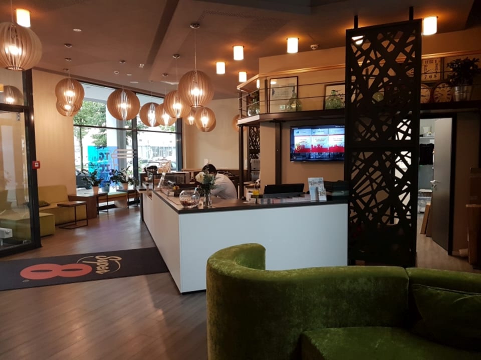 Lobby Super 8 by Wyndham Munich City West