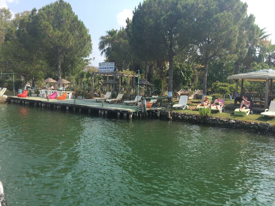 Strand Asur Hotel Assyrian