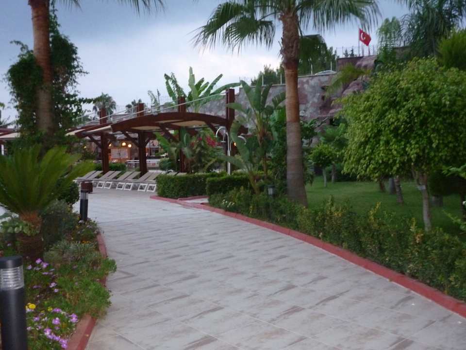 Weg zum Strand Saphir Resort & Spa