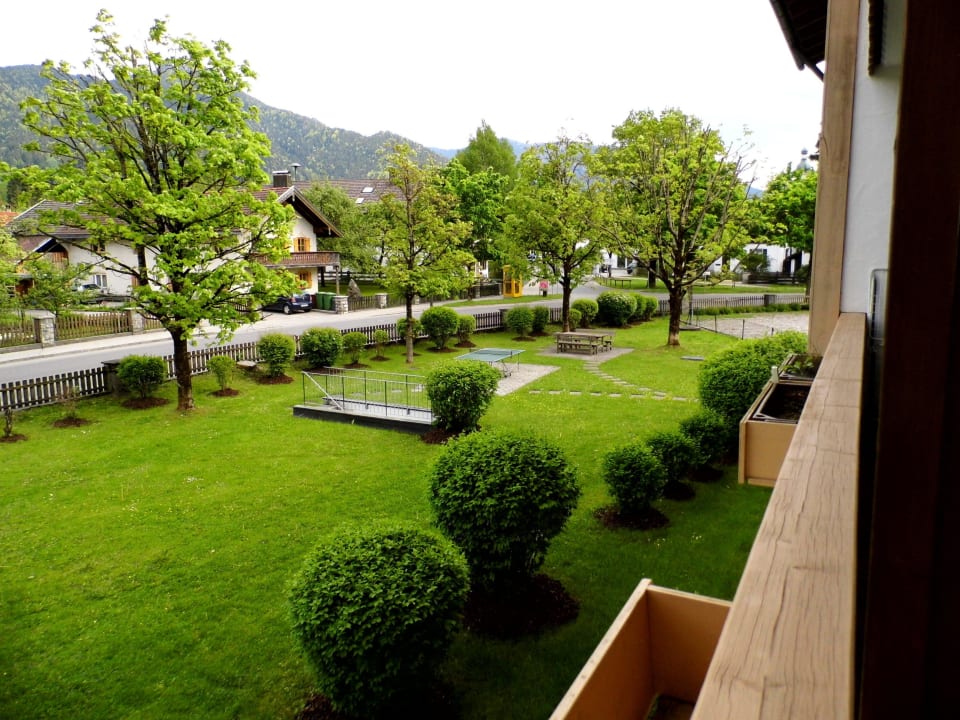Blick vom Geigerstein in den Garten Appartments Urtlmühlhof