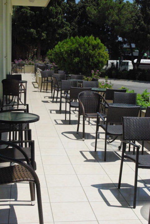 Taras przy barze Hotel Princess Flora