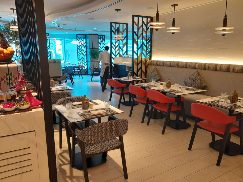 Gastro Rose Rayhaan by Rotana