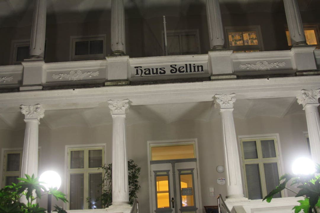 Haus Sellin am Abend Haus Sellin