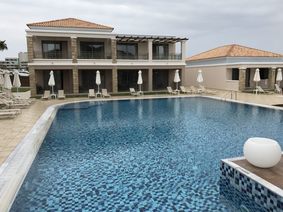 Pool La Marquise Luxury Resort Complex