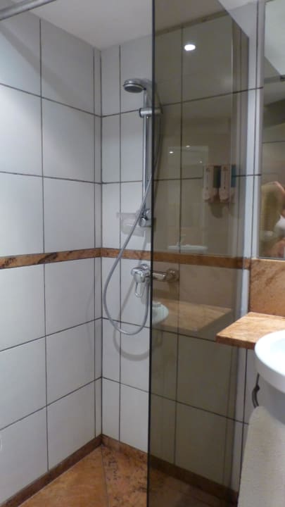 Schöne große Dusche Baobab Beach Resort & Spa