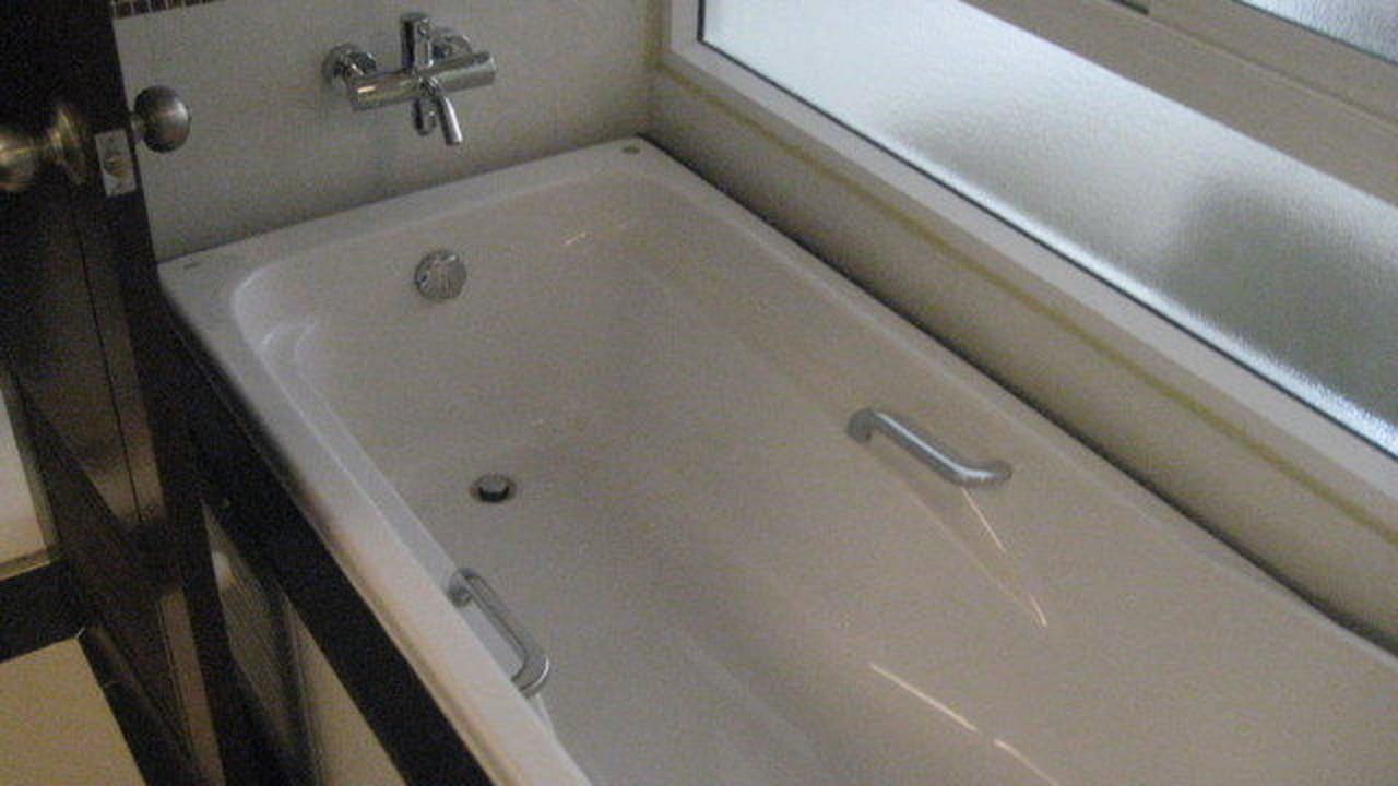 Badewanne August Suites