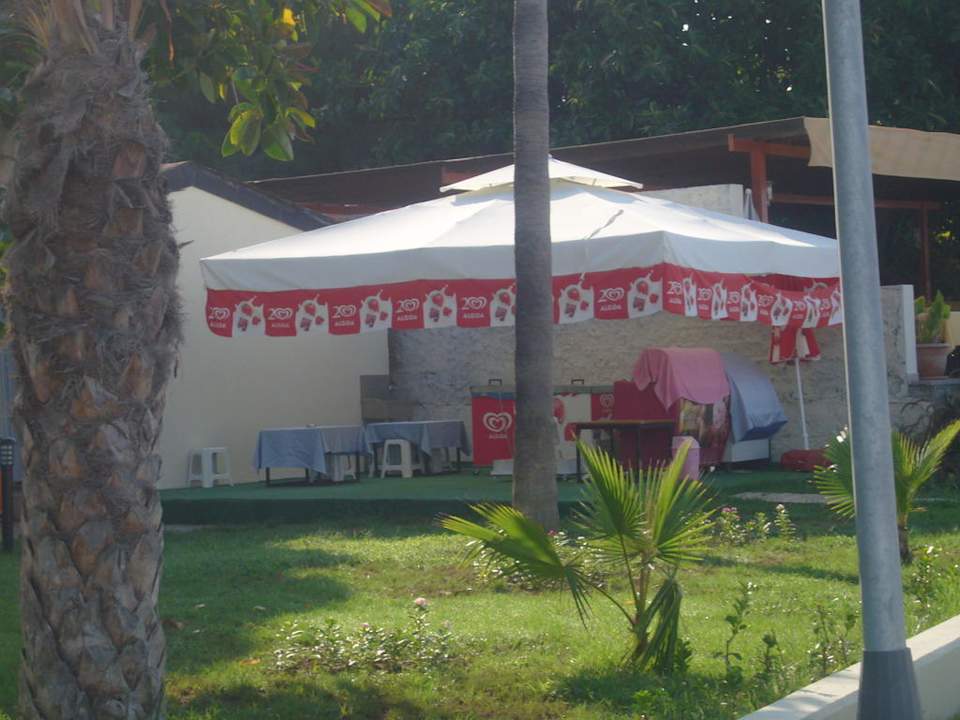 Eisstand  Hotel Sirma