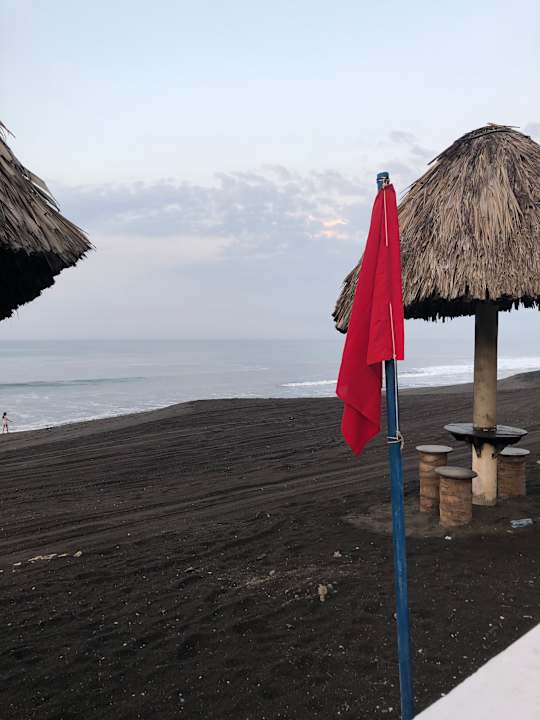 Strand Hotel Cayman Suites