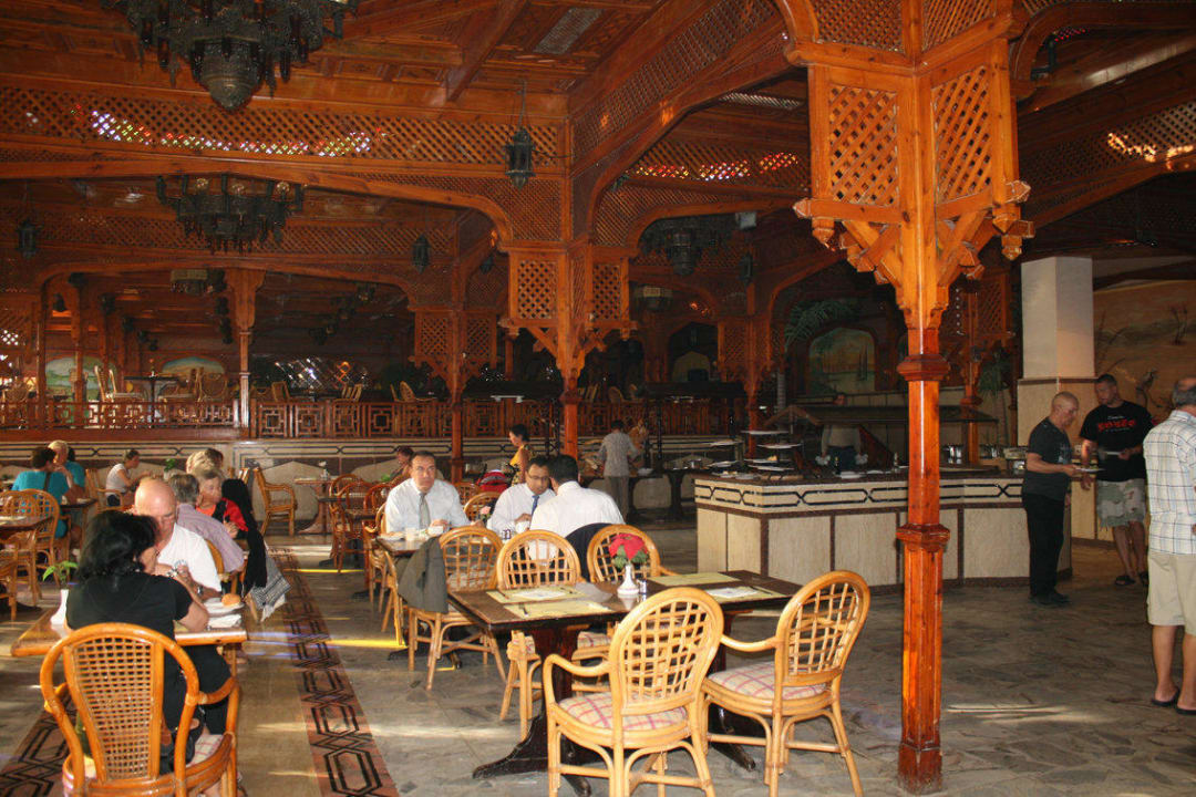 Eins von drei Restaurants The Grand Hotel Hurghada