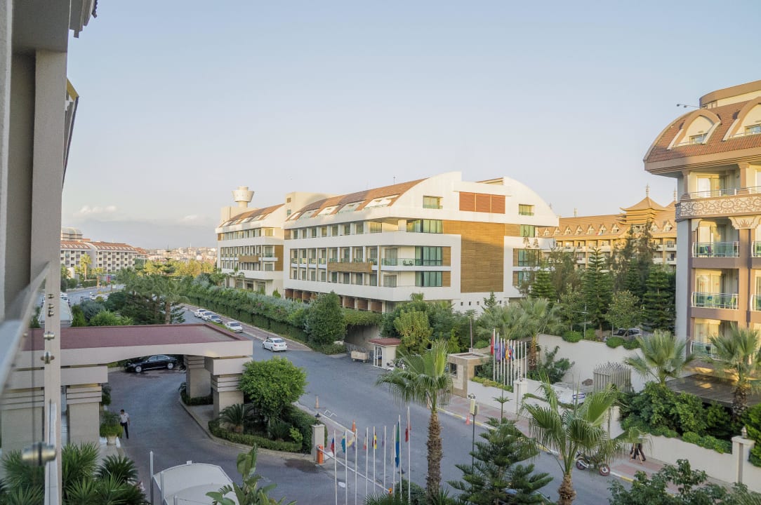 Ausblich Richtung Land linke Hotelseite Aydinbey Kings Palace & Spa