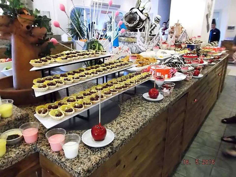 Kuchen Büffet Club Turtas Beach Hotel