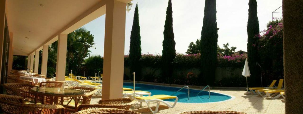 Garten und Pool Hotel Albergaria Dias
