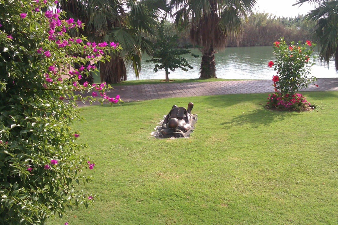 Schöne Skulptur im Garten Gloria Serenity Resort