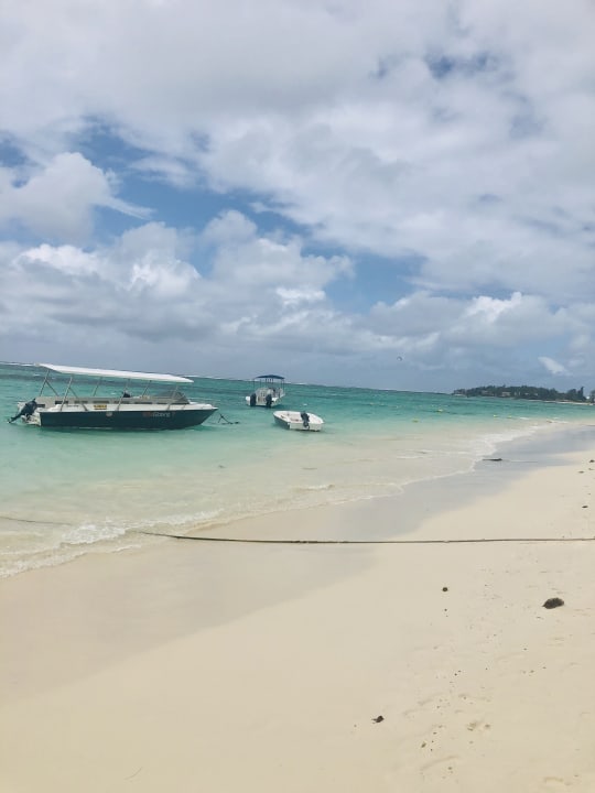 Strand Crystals Beach Resort Belle Mare, a member of Radisson Individuals