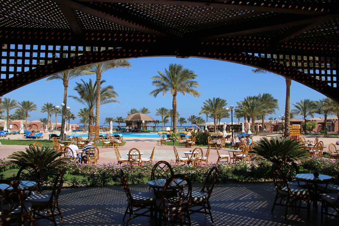 Überdachter Lobbybereich (außen) Swisstouch Oriental Resort Marsa Alam