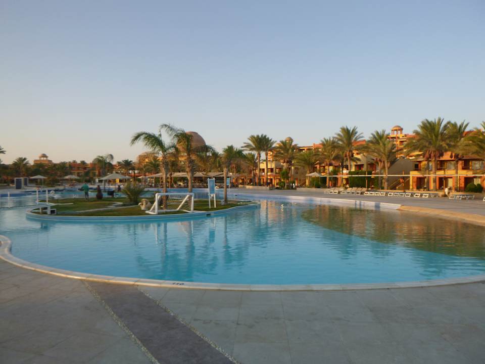 Pool Malikia Resort Abu Dabbab