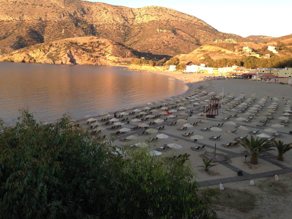 Blick zum Strand vom Hotel aus Fodele Beach & Water Park Holiday Resort
