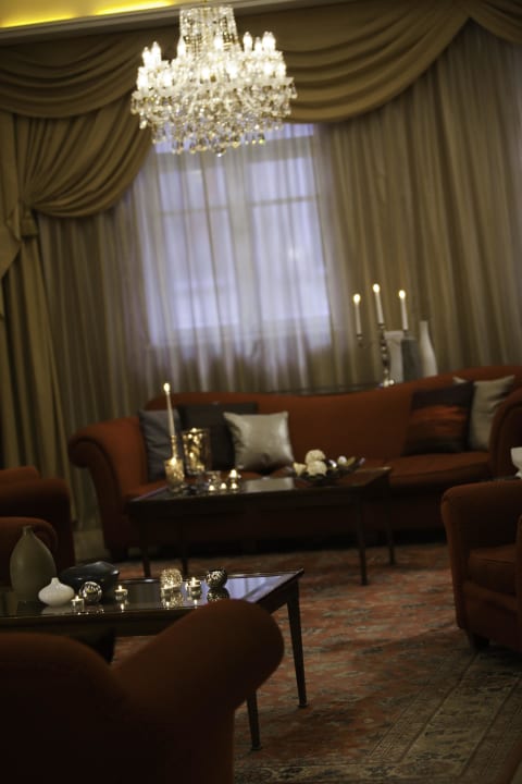 Lobby Renaissance Saint Petersburg Baltic Hotel