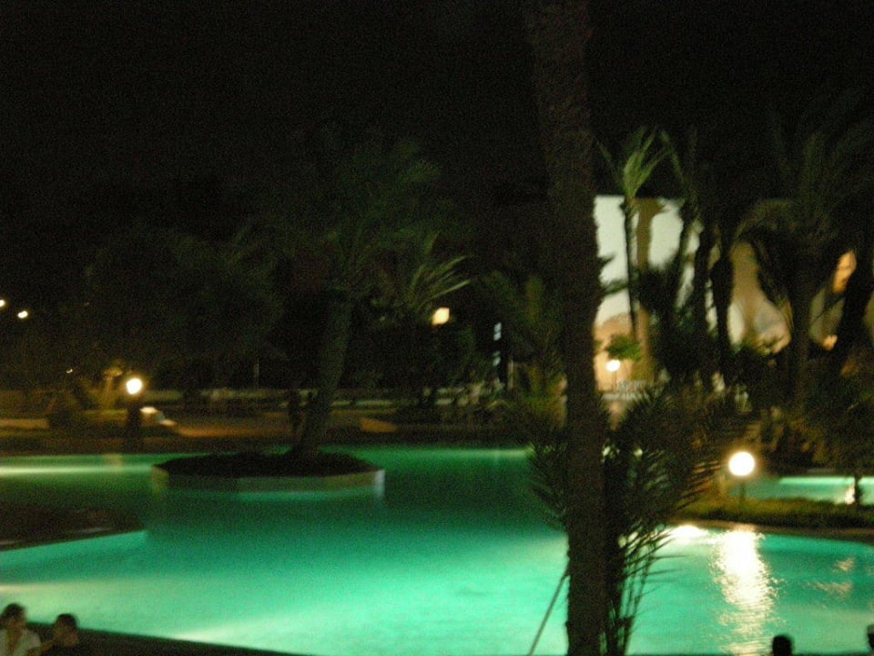 Pool bei Nacht Hotel Zarzis