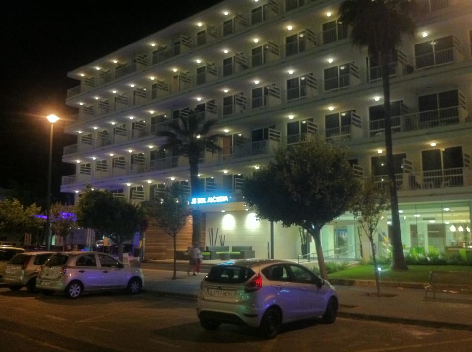 Abends vorm Hotel JS Hotel Sol de Alcudia