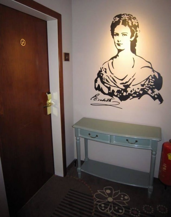 Entrance to Suite St. Stephan's Cathedral #140 Hotel Am Parkring