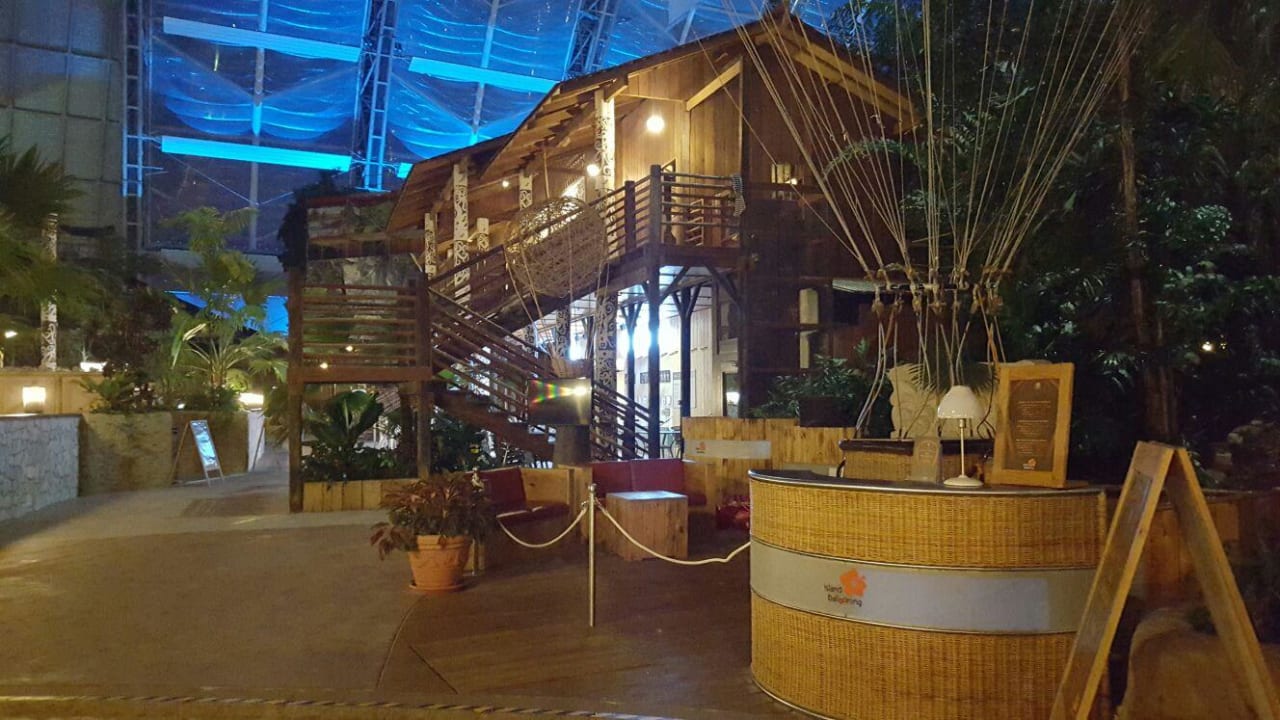 Innenansicht abends  Tropical Islands Resort