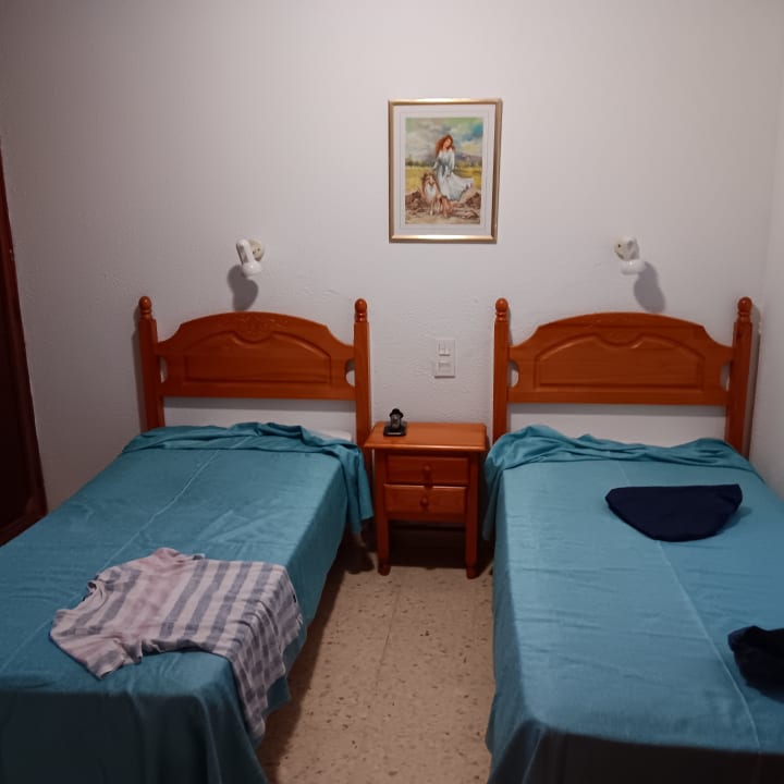 Zimmer Corona Roja